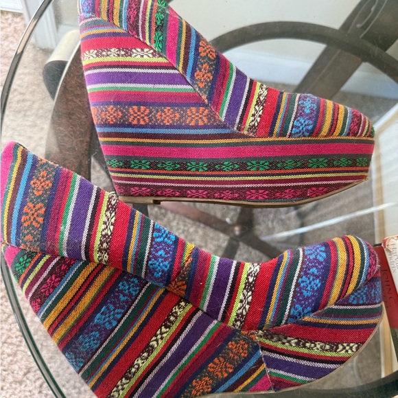 Colorful Striped Wedge Heels - Picture 4 of 9
